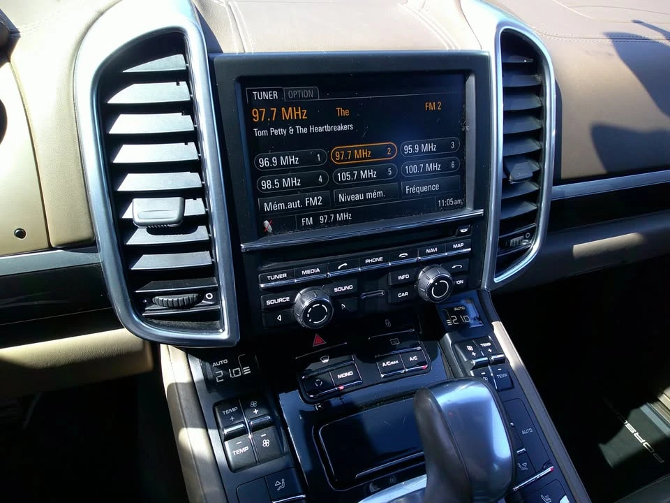 2012 Porsche 958 Cayenne S - Image 17 of 20