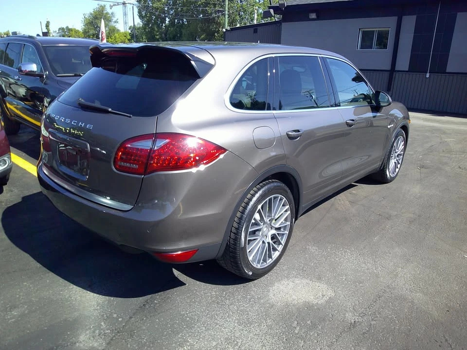 2012 Porsche 958 Cayenne S - Image 3 of 20