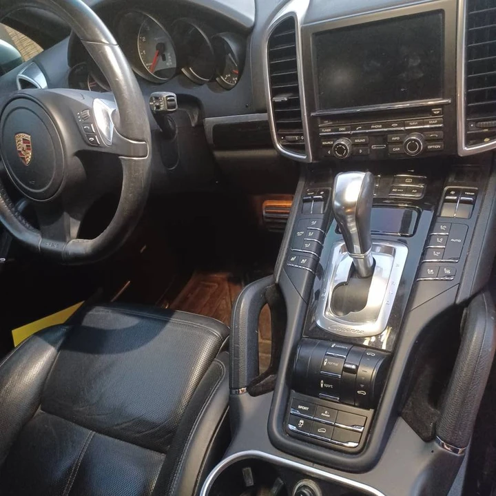 2012 Porsche 958 Cayenne S - Image 12 of 15