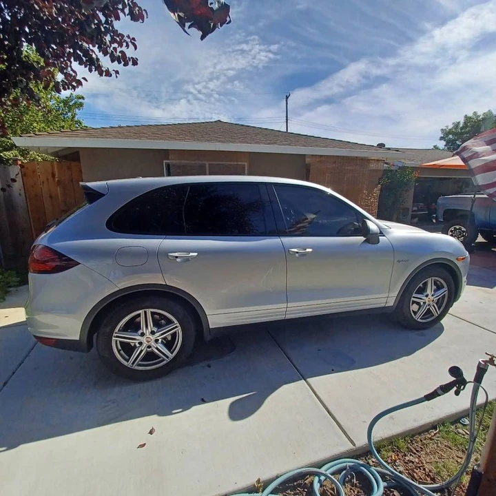 2012 Porsche 958 Cayenne S - Image 2 of 15