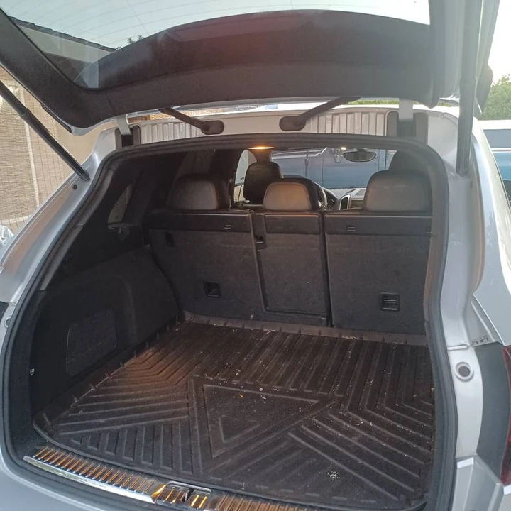 2012 Porsche 958 Cayenne S - Image 10 of 15