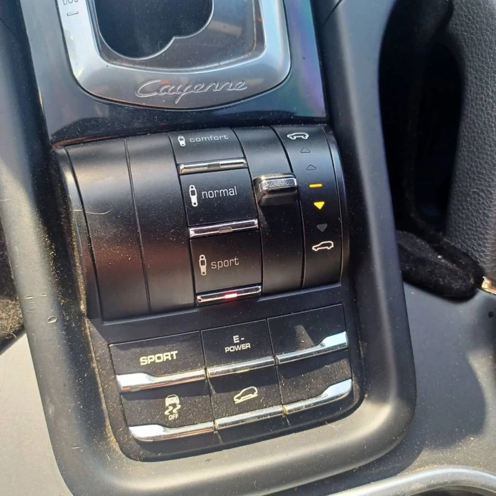 2012 Porsche Cayenne - Image 14 of 18