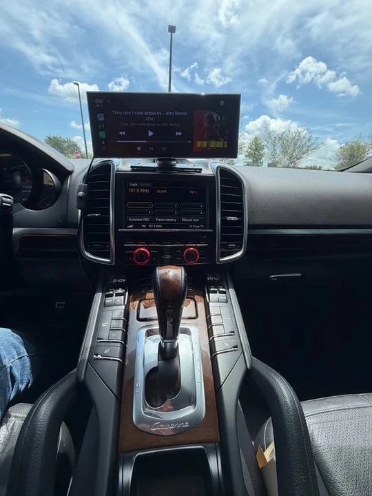 2012 Porsche 958 Cayenne S - Image 3 of 11