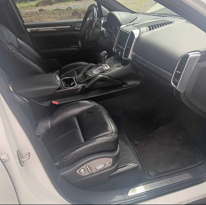 2012 Porsche 958 Cayenne - Image 3 of 4
