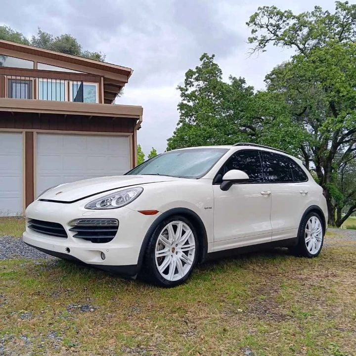 2012 Porsche 958 Cayenne - Image 2 of 4