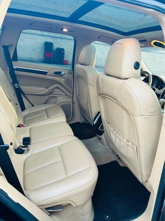 2012 Porsche 958 Cayenne S - Image 16 of 20