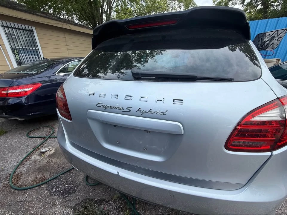 2012 Porsche 958 Cayenne S - Image 2 of 5