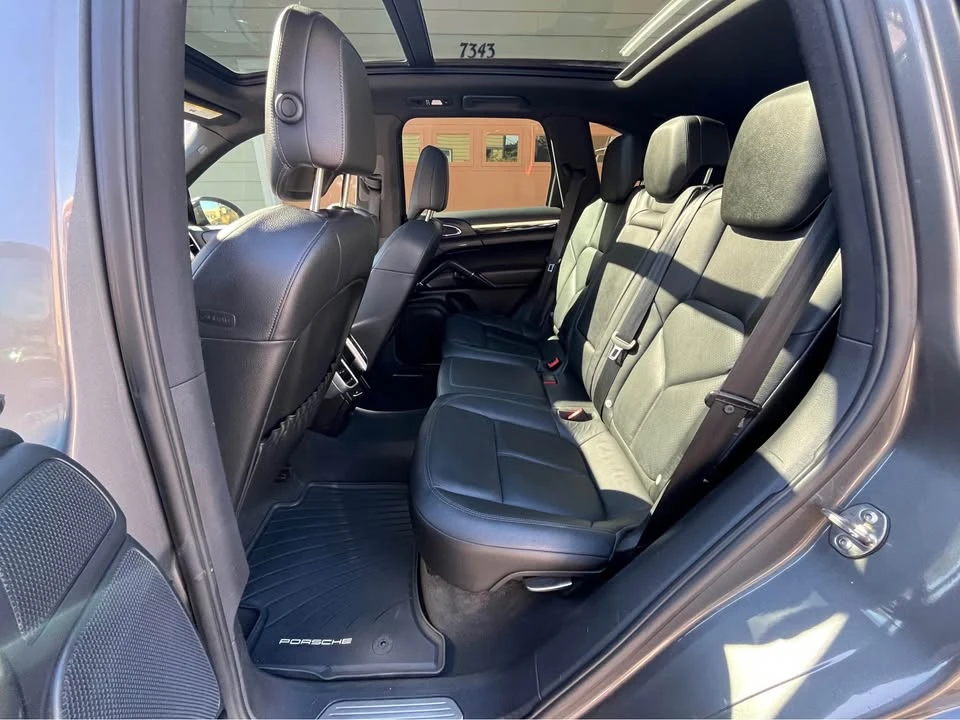2012 Porsche 958 Cayenne S - Image 5 of 20