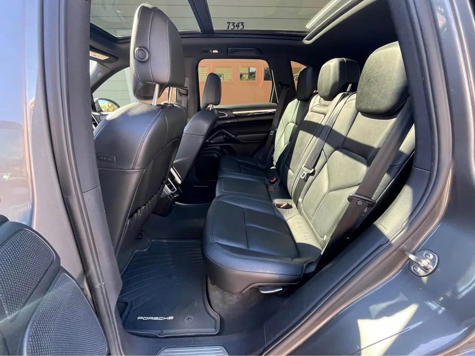 2012 Porsche 958 Cayenne S - Image 6 of 20