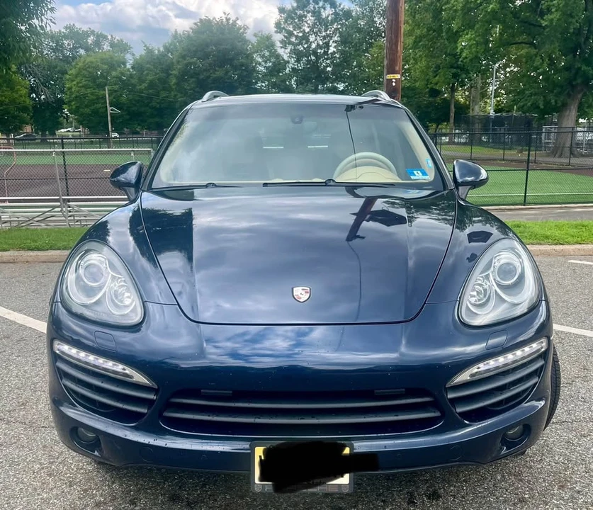 2012 Porsche 958 Cayenne S - Image 2 of 18