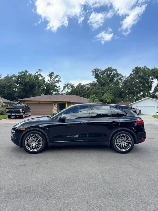 2012 Porsche 958 Cayenne S - Image 2 of 20