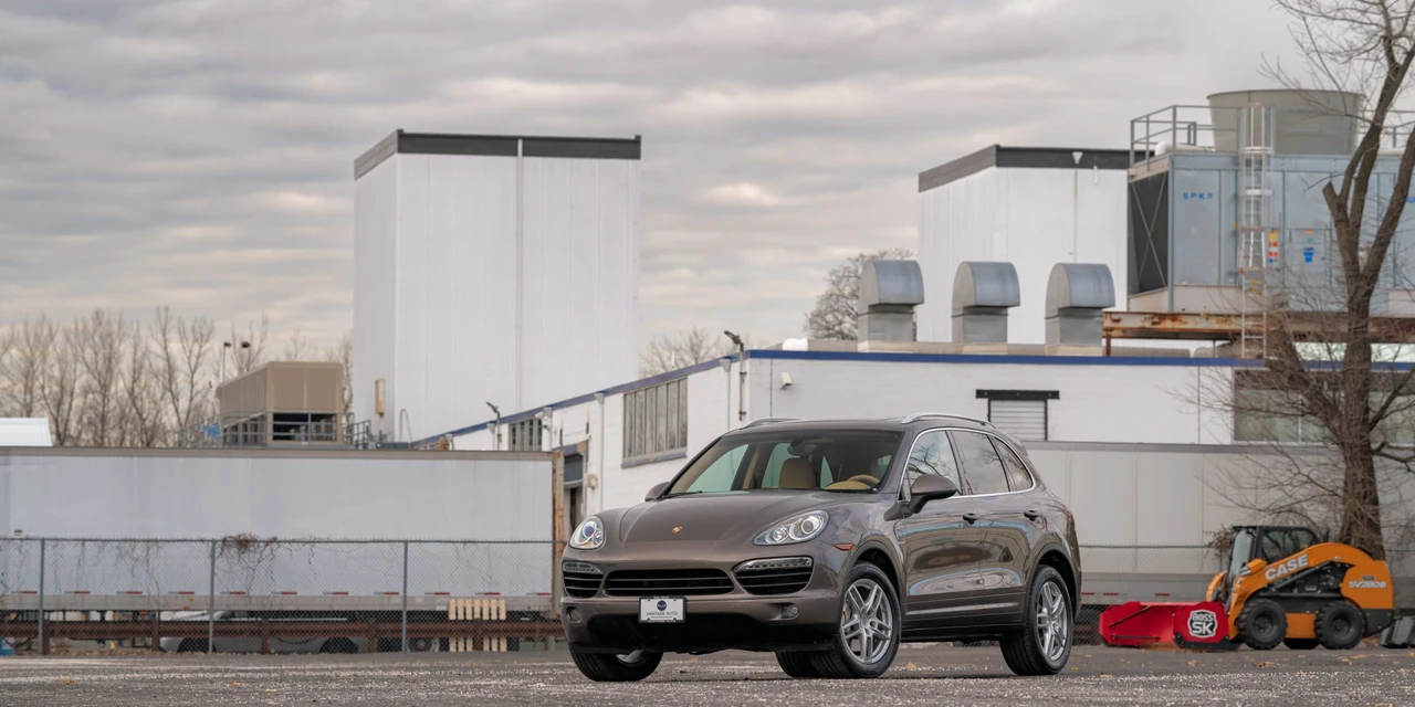 2012 Porsche 958 Cayenne S - Image 2 of 31