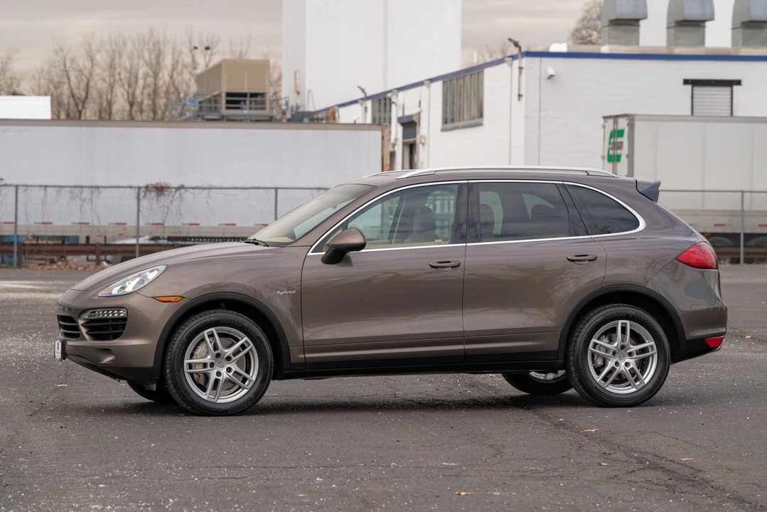 2012 Porsche 958 Cayenne S - Image 5 of 31