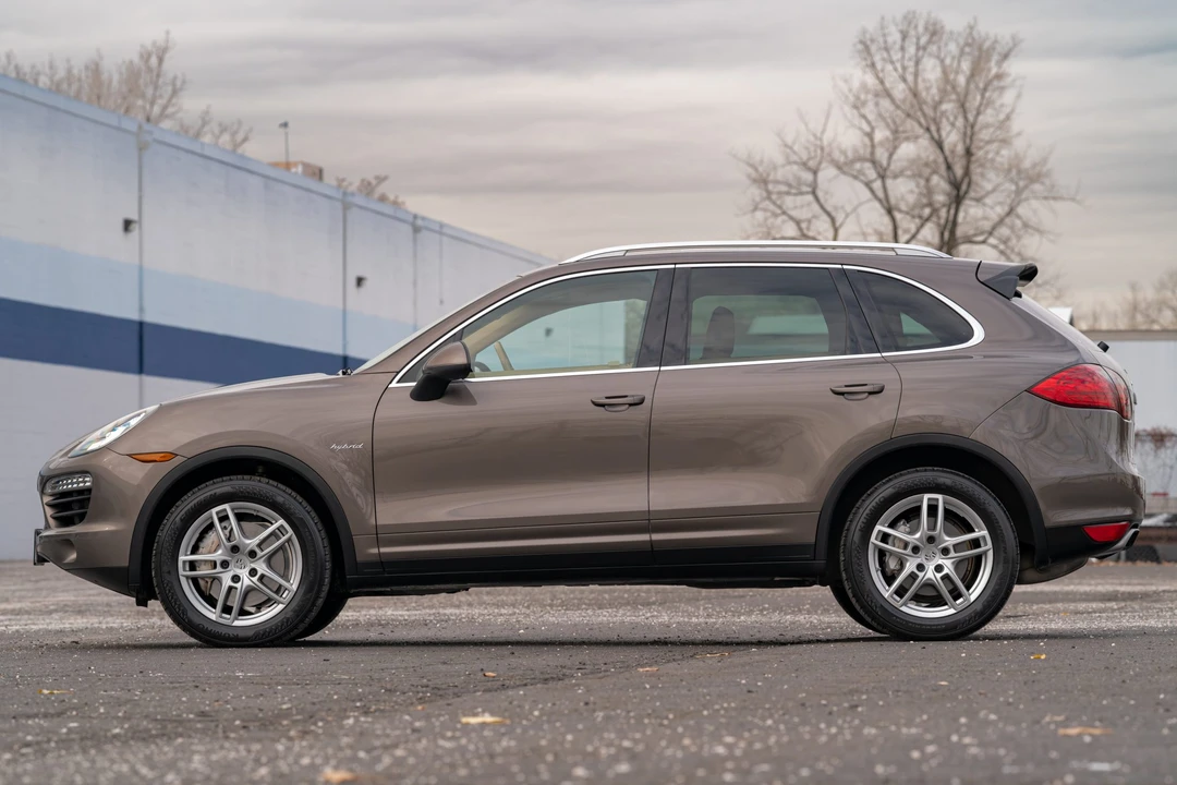 2012 Porsche 958 Cayenne S - Image 6 of 31