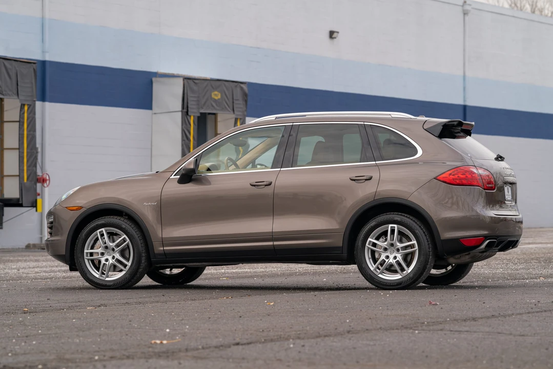 2012 Porsche 958 Cayenne S - Image 7 of 31