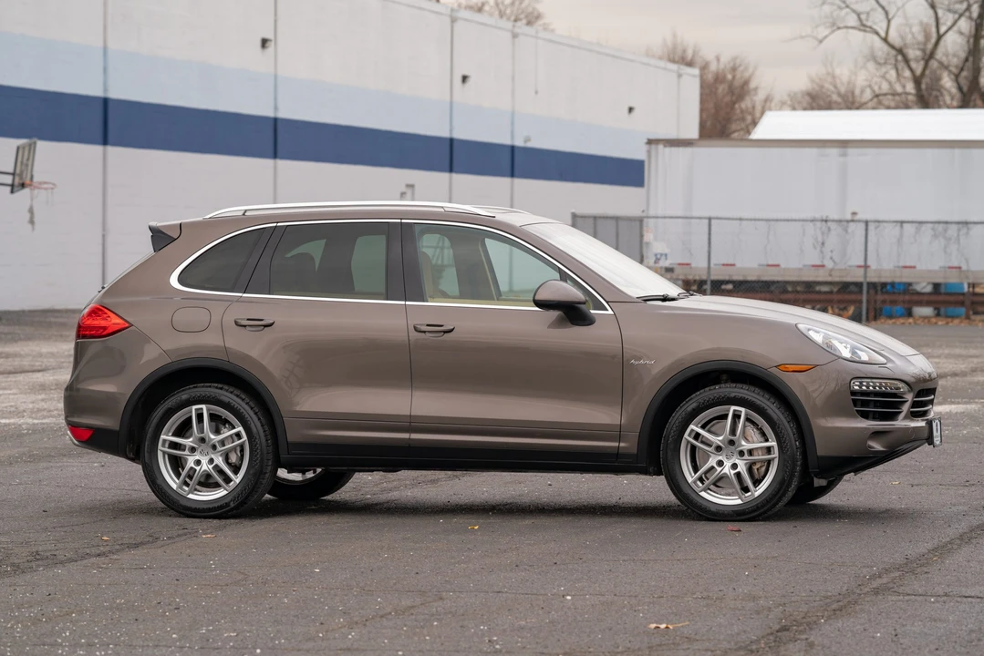 2012 Porsche 958 Cayenne S - Image 15 of 31