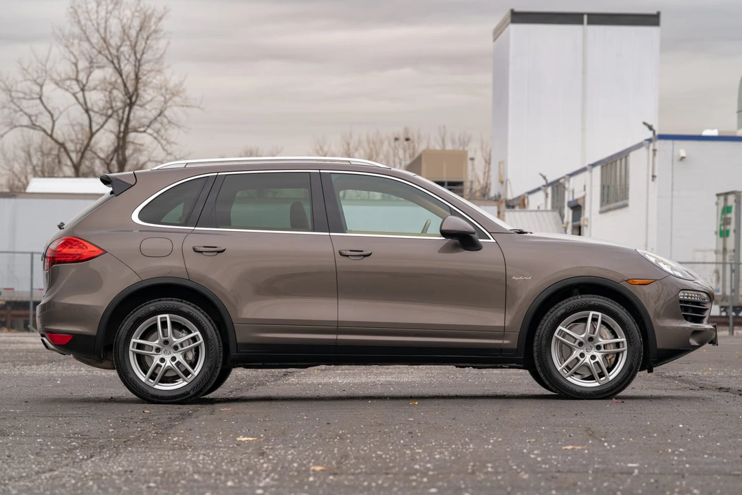 2012 Porsche 958 Cayenne S - Image 16 of 31