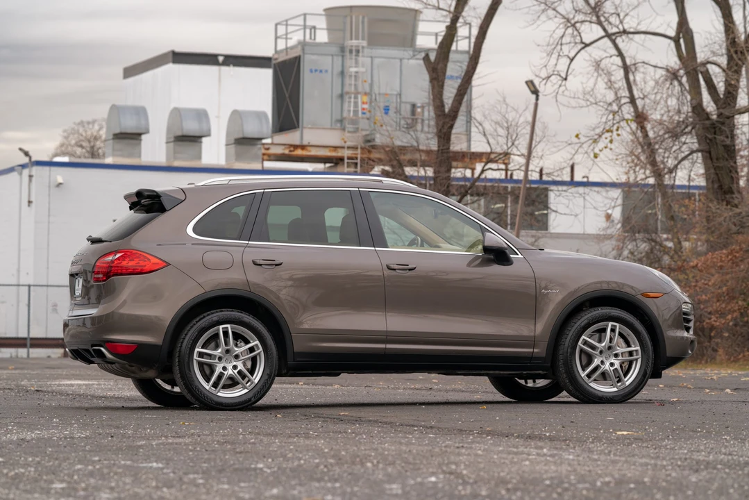 2012 Porsche 958 Cayenne S - Image 14 of 31