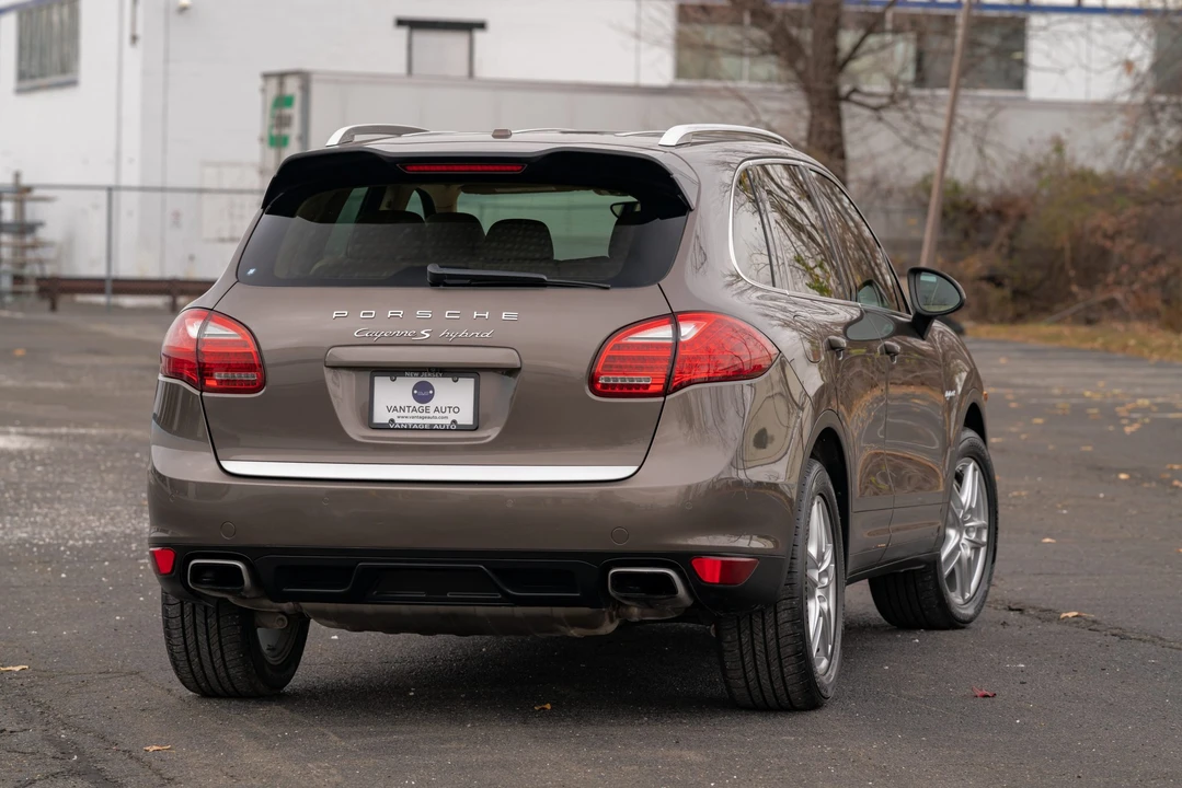 2012 Porsche 958 Cayenne S - Image 12 of 31