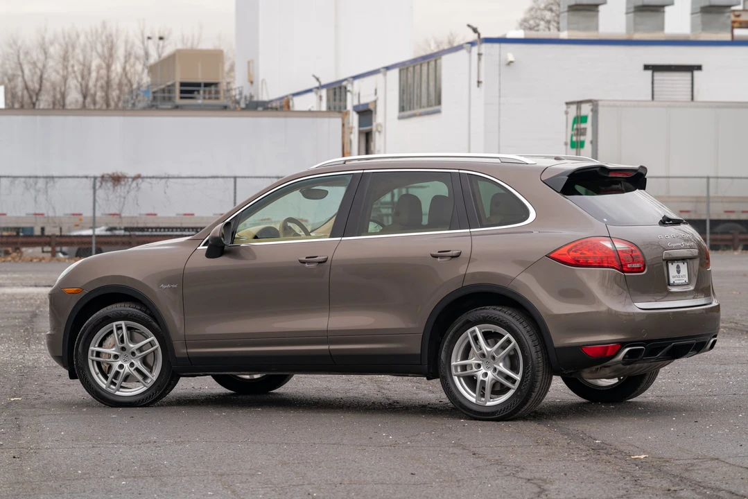 2012 Porsche 958 Cayenne S - Image 8 of 31