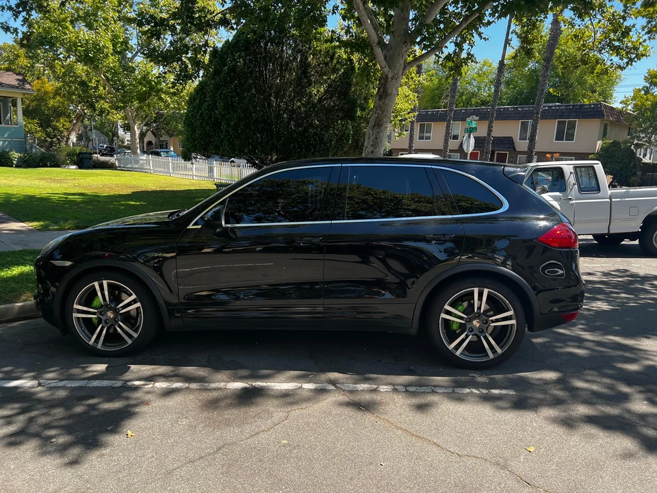 2012 Porsche 958 Cayenne S - Image 25 of 31
