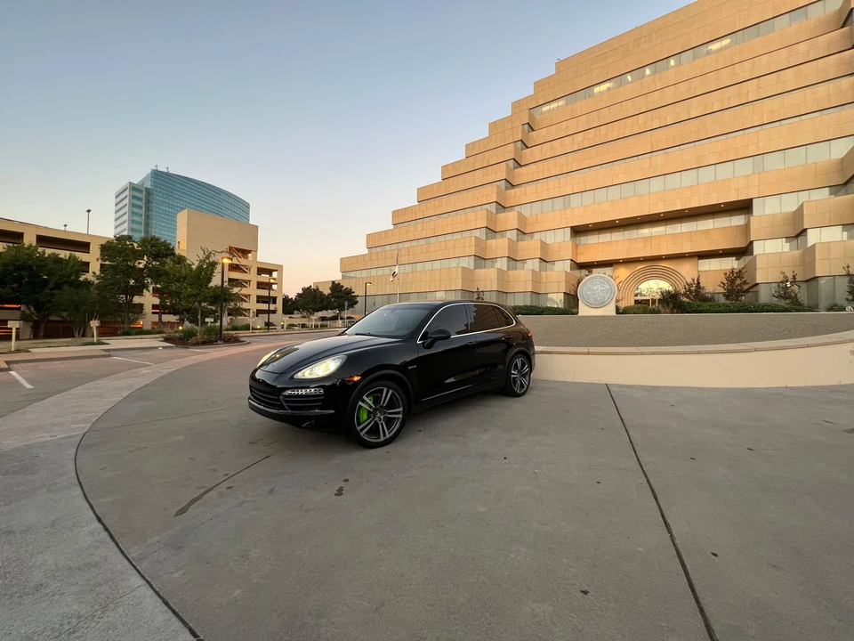 2012 Porsche 958 Cayenne S - Image 7 of 31