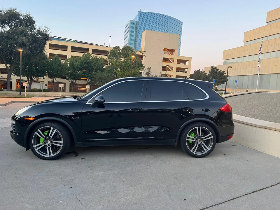 2012 Porsche 958 Cayenne S - Image 12 of 31