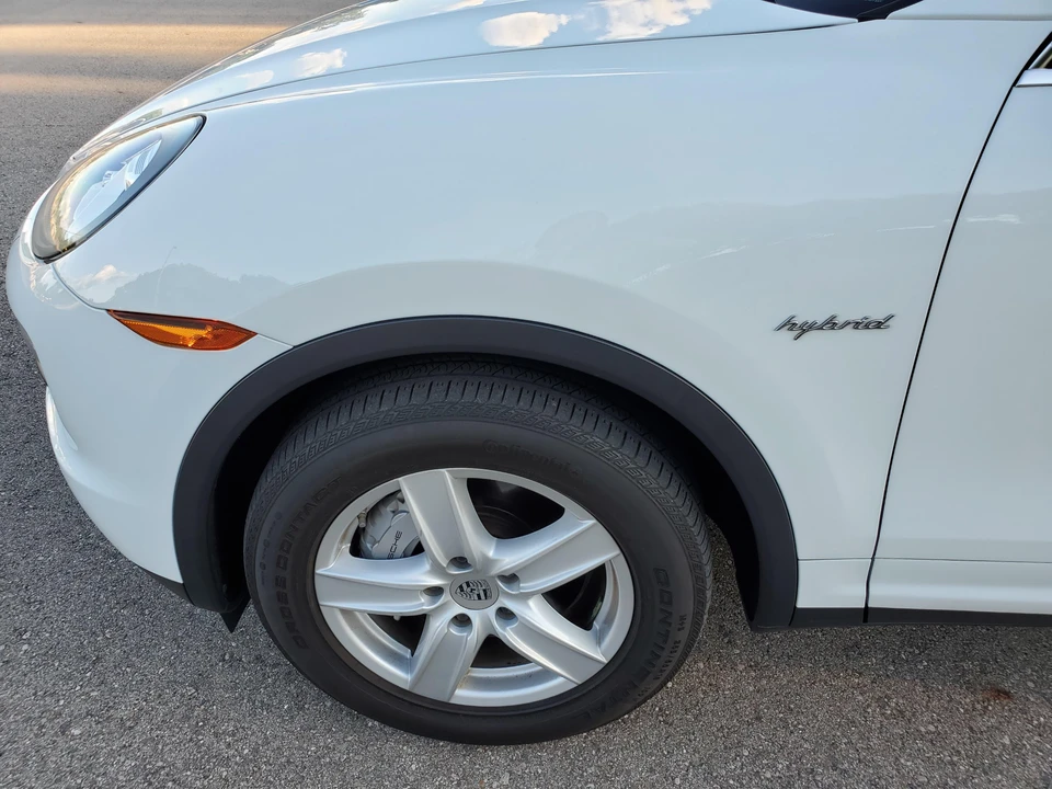 2012 Porsche 958 Cayenne S - Image 2 of 21