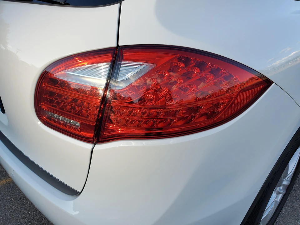 2012 Porsche 958 Cayenne S - Image 20 of 21
