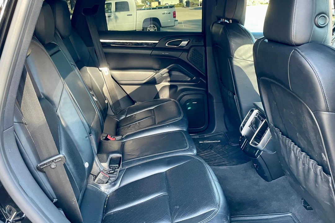 2012 Porsche 958 Cayenne S - Image 27 of 31