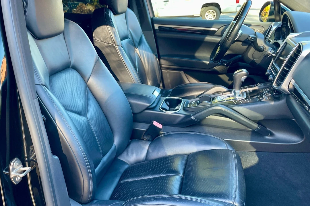 2012 Porsche 958 Cayenne S - Image 26 of 31