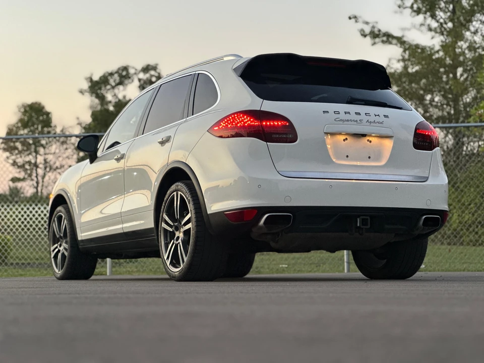 2012 Porsche 958 Cayenne S - Image 17 of 31