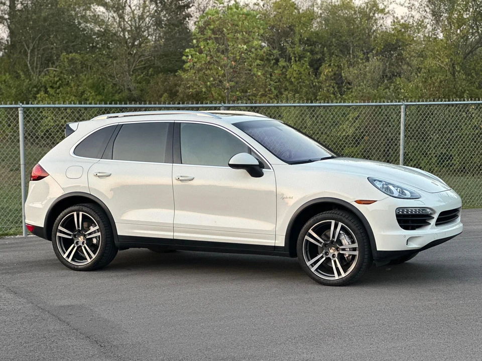 2012 Porsche 958 Cayenne S - Image 25 of 31
