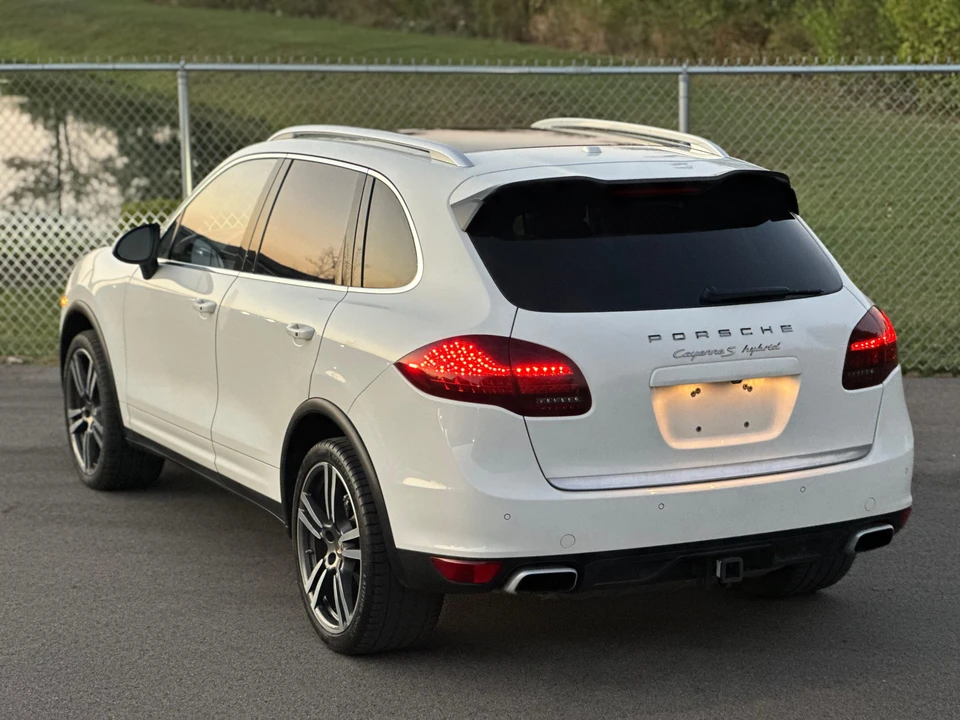 2012 Porsche 958 Cayenne S - Image 16 of 31