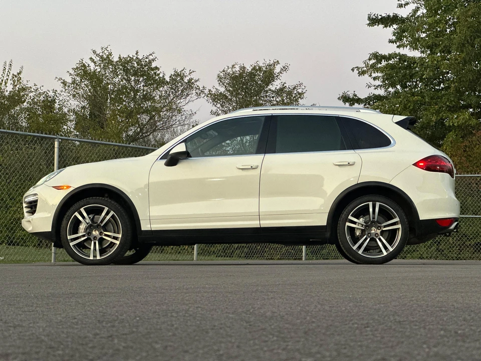 2012 Porsche 958 Cayenne S - Image 13 of 31