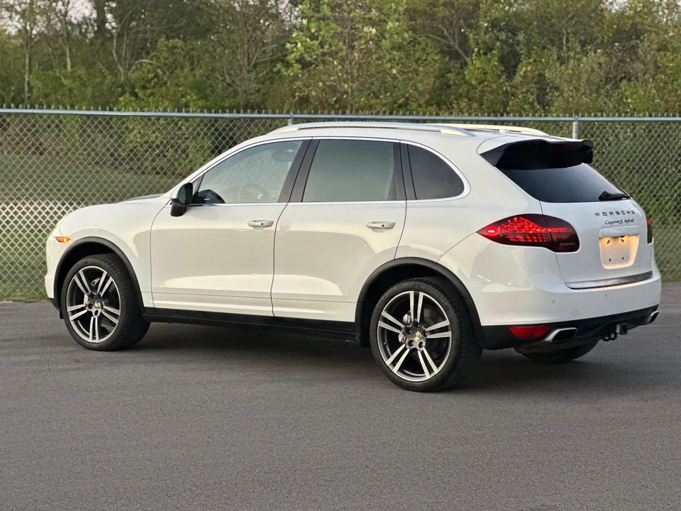 2012 Porsche 958 Cayenne S - Image 14 of 31