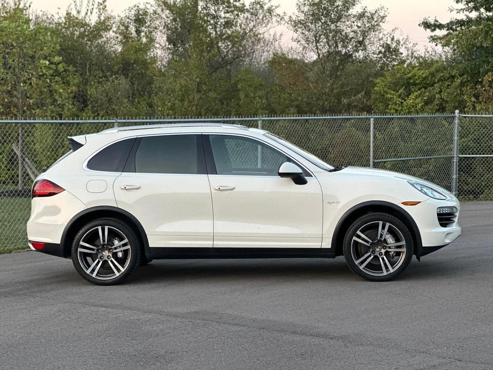 2012 Porsche 958 Cayenne S - Image 24 of 31