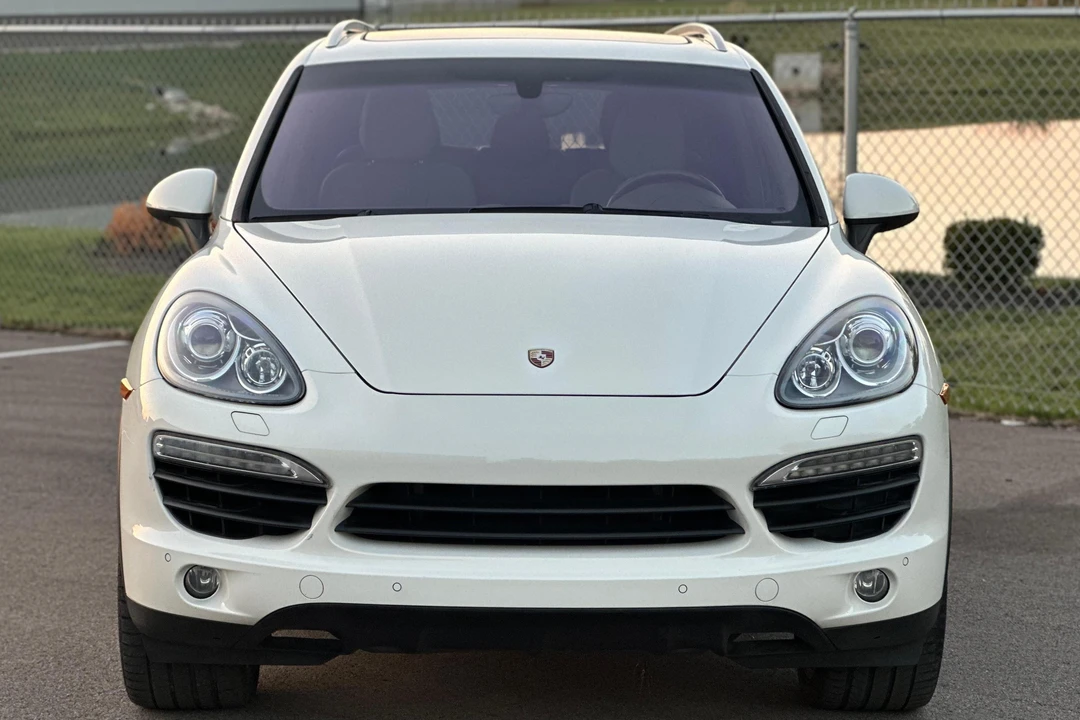 2012 Porsche 958 Cayenne S - Image 2 of 31
