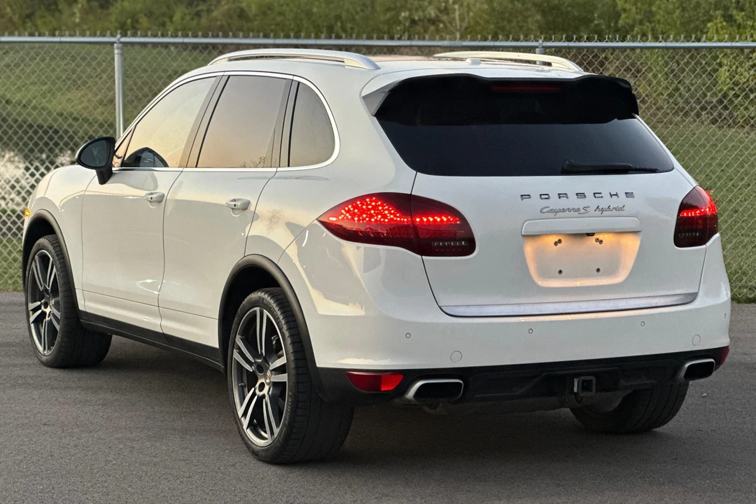 2012 Porsche 958 Cayenne S - Image 4 of 31