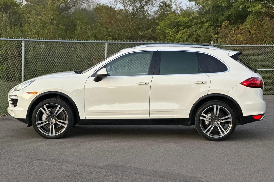 2012 Porsche 958 Cayenne S - Image 3 of 31