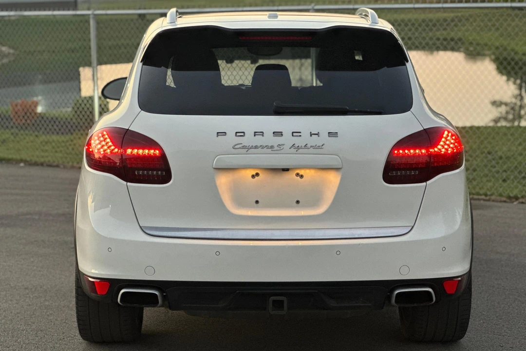 2012 Porsche 958 Cayenne S - Image 5 of 31