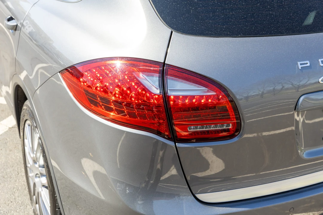 2012 Porsche 958 Cayenne S - Image 17 of 31