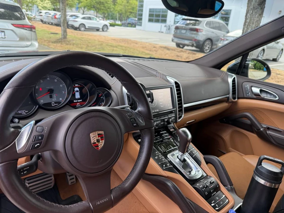 2012 Porsche 958 Cayenne S - Image 7 of 11