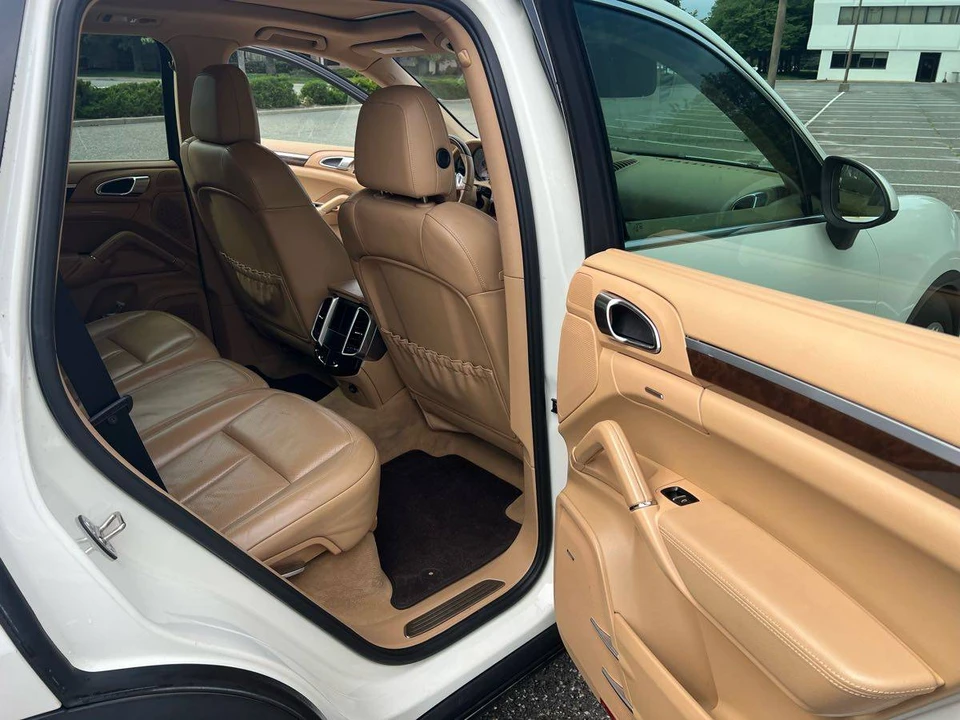 2012 Porsche 958 Cayenne S - Image 5 of 7