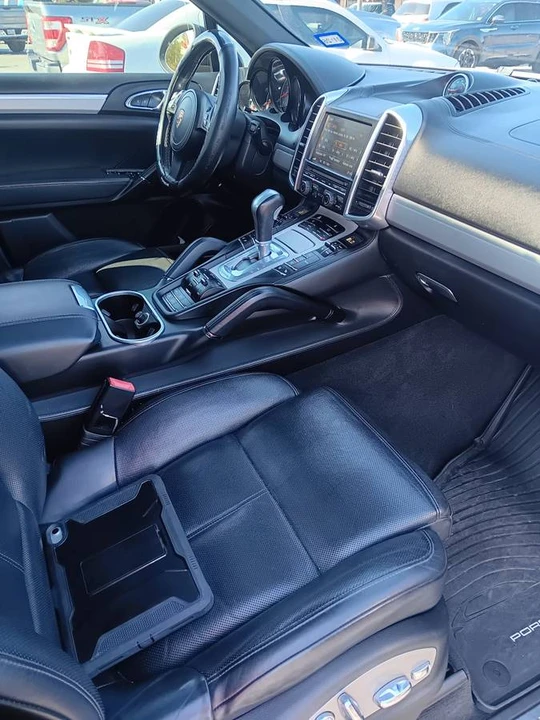 2012 Porsche 958 Cayenne S - Image 7 of 14