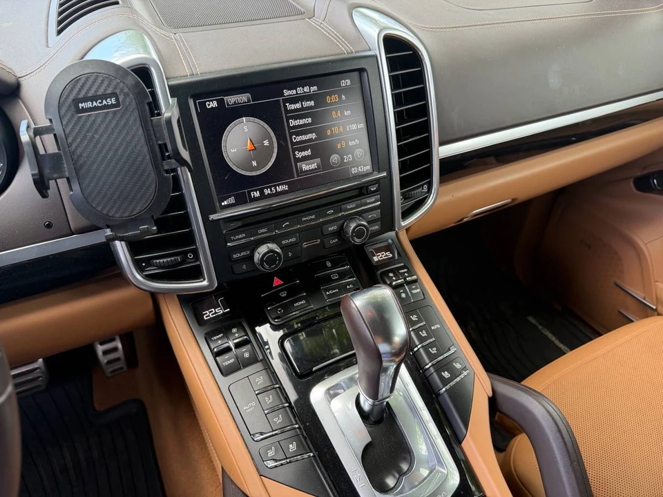 2012 Porsche 958 Cayenne S - Image 9 of 11