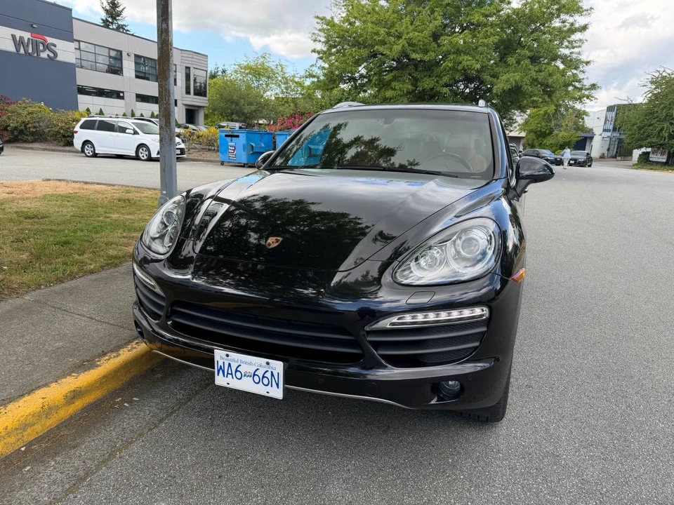 2012 Porsche 958 Cayenne S - Image 2 of 11