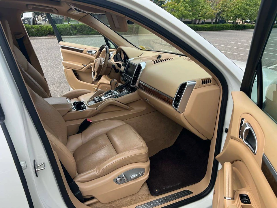2012 Porsche 958 Cayenne S - Image 6 of 7