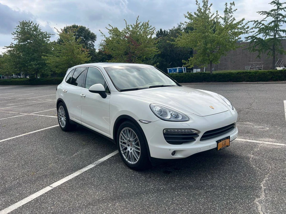 2012 Porsche 958 Cayenne S - Image 2 of 7