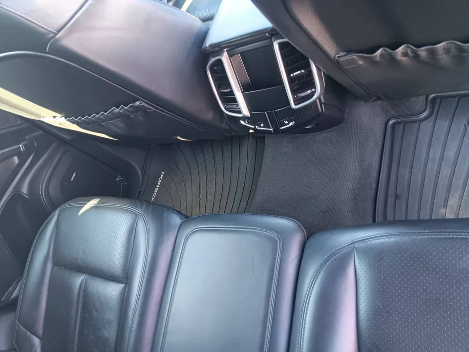 2012 Porsche 958 Cayenne S - Image 10 of 14